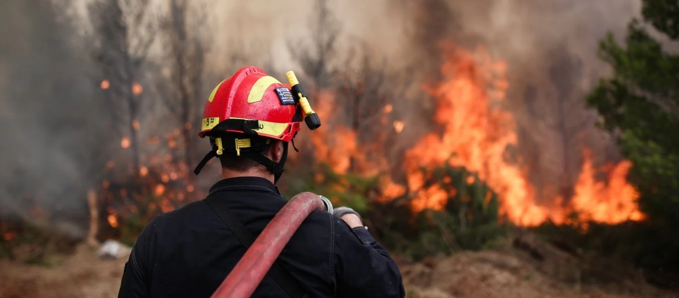 Σε ετοιμότητα η Πυροσβεστική: Ιδιαίτερα υψηλός ο κίνδυνος πυρκαγιάς αύριο σε περιοχές της χώρας